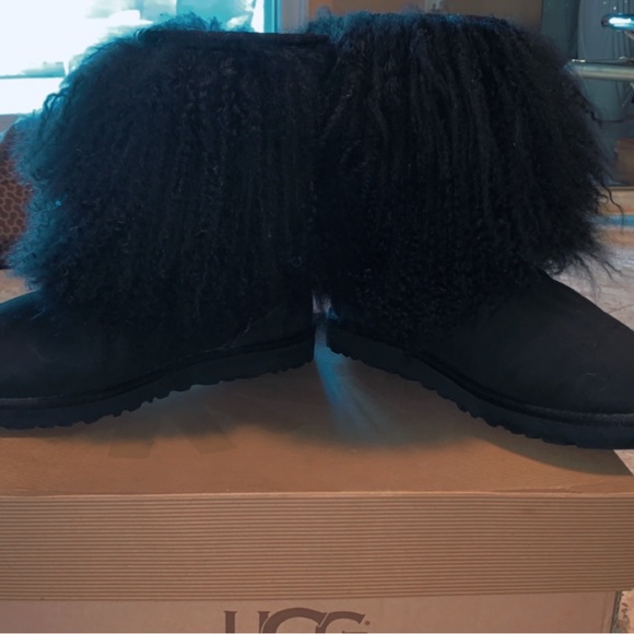 UGG classic short sheepskin boots. Incredibly rare to find!!!